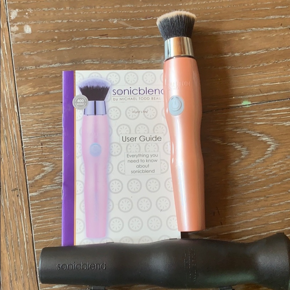 Sonic blend power makeup brush
